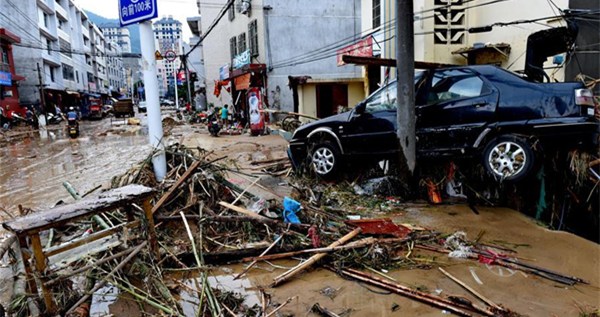 Rescue underway as Typhoon Nepartak brings chaos to SE China 