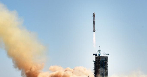 Long March-2D carrier rocket blasts off in NW China