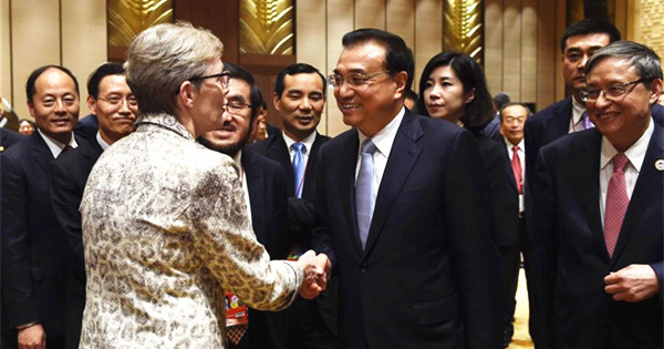 Premier Li underscores global cooperation while meeting entrepreneurs at Boao

