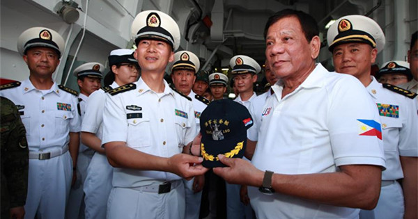 Philippine president visits Chinese naval fleet docked in Davao