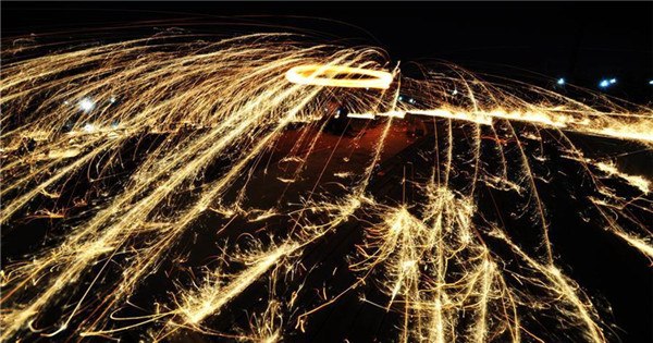 Celebration held to greet coming Lantern Festival around China