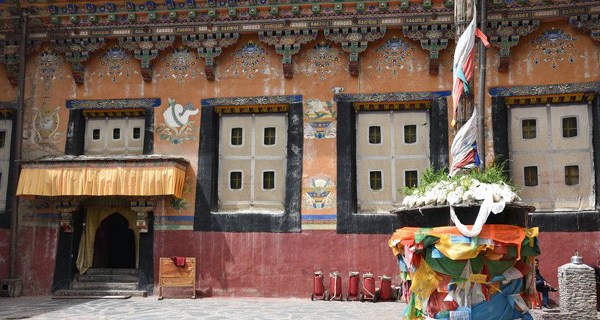 A glimpse of Tibetan Buddhism from Sakya Monastery