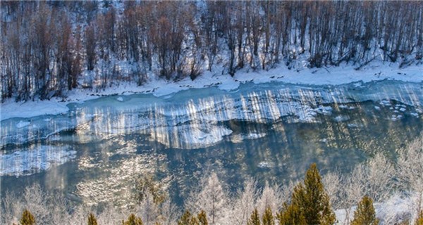 Picturesque winter scenery of Nine Curves Eighteen Turns