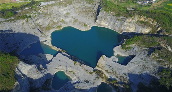 Heart-shaped pond found in Chongqing, Southwest China