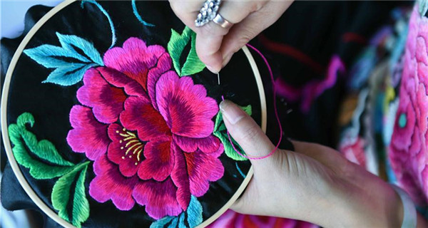 Embroidery in Yi ethnic style