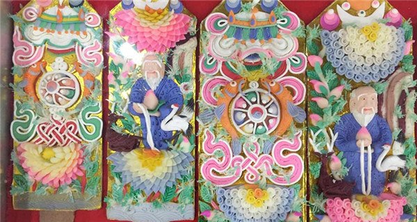 Auspicious sculptures embrace Tibetan New Year