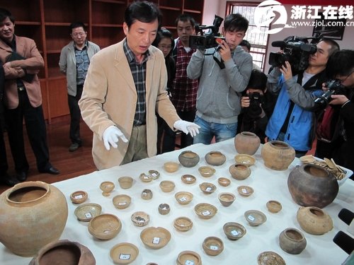 The relics found in the ancient tombs in east China's Zhejiang Province.