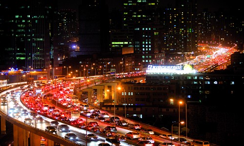 Shanghai's city streets are finding it hard to cope as the number of private cars soars above 1 million. [Photo: CFP]