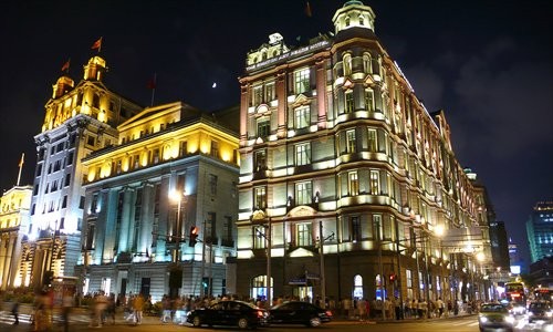 The Bund in Puxi hosts a number of top-level hotels including the Peace Hotel, the Peninsular Hotel, the Waldorf Astoria, Hotel Indigo and the Hyatt. [Photo: CFP]