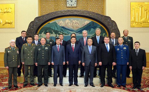 Chinese Vice President Xi Jinping (C, front) meets with defense ministers from Shanghai Cooperation Organization (SCO) members, including Kazakhstan, Kyrgyzstan, Russia, Tajikistan and Uzbekistan, and officials from the SCO Secretariat and the Regional Anti-Terrorist Structure, in Beijing, capital of China, April 24, 2012. (Xinhua/Xie Huanchi)