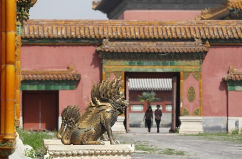The Palace of Benevolent Peace (Cining Gong) used to be the living area for Empress Dowager Cixi. After 1687, when Empress Dowager Xiaozhuang died, it was used for ceremonies until the end of the Qing Dynasty (1644-1911). [China Daily]