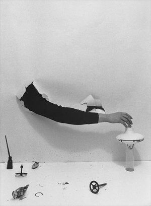 Milan Grygar's Tactile Drawing, Recording of Realization. [Photo: Courtesy of Today Art Museum]