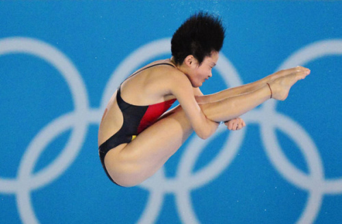 China's Chen Ruolin performs a dive during the women's 10m platform semi-final at the London 2012 Olympic Games at the Aquatics Centre August 9, 2012.