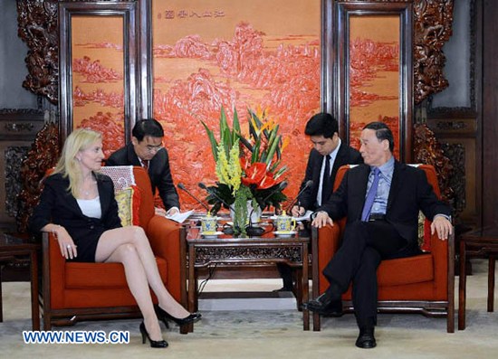 Chinese Vice Premier Wang Qishan (R) meets with Lael Brainard, the U.S. Treasury Department's Under Secretary for International Affairs, in Beijing, capital of China, Sept. 27, 2012. (Xinhua/Li Tao) 