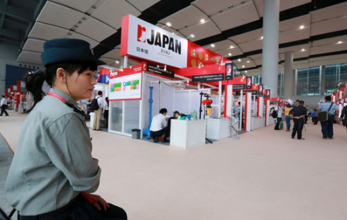 A hall featuring Japanese exhibitors at the Canton Fair, which opened in Guangzhou, Guangdong province, on Monday. [Photo/China Daily] 