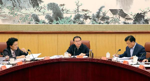 Li Changchun (C), a Standing Committee member of the Political Bureau of the Communist Party of China (CPC) Central Committee, speaks at a meeting on the work of China's publicity, ideological and cultural fields, in Beijing, capital of China, Oct. 23, 2012. (Xinhua/Yao Dawei)
