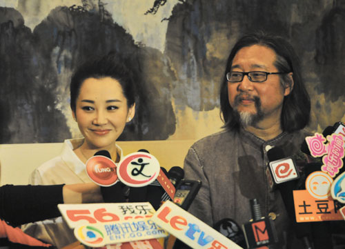 Stan Lai's (right) A Dream Like a Dream will feature actress Xu Qing (left) in its leading role. Provided to China Daily