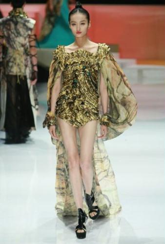 Sticking with China Fashion Week for a bit, the event may still be a far cry from those in Europe, but it continues to improve every year.