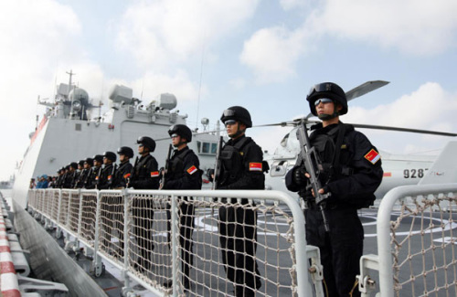 The supply ship Qinghaihu of China's 13th naval escort fleet departs from a port in Zhanjiang, South China's Guangdong province, to the Gulf of Aden and Somali waters for escort missions, Nov 9, 2012. [Photo/Xinhua]