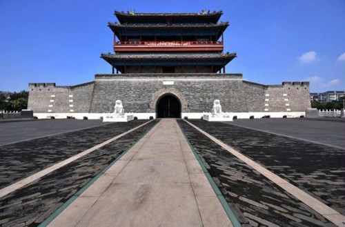 Beijings central axis, which passes through a myriad of ancient buildings and traditional hutongs, is one of the two items in Beijing to be listed as a candidate.
