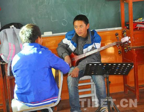 Children were talking about playing skills in the classroom in the Chozin Family Welfare House in Lhasa, capital city of southwest China��s Tibet Autonomous Region.[Photo/China Tibet Online] 