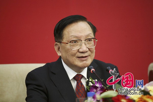 Tang Jiaxuan, former state councilor and honorary president of TAC, delivers a keynote speech at the Second National Translation Conference in Beijing on Dec. 6, 2012. [China.org.cn]