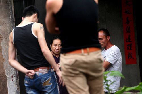 The most difficult part of being in a gay relationship in China is often when the couple goes home and breaks the news to parents. Tang Guangfeng / for China Daily