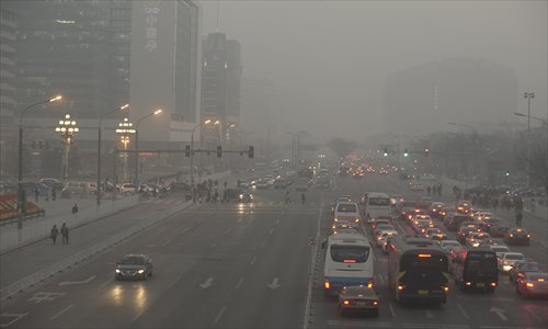 Record pollution obscures visibility at Chang'an Avenue in Xidan. Photo: Li Hao/GT