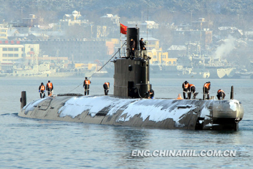 Recently, the officers and men of a submarine flotilla under the North China Sea Fleet of the Navy of the Chinese People's Liberation Army (PLA) conducted routine training. The photo features the scene of the training. (chinamil.com.cn/Li Zhikai)