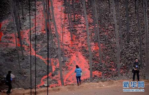 Food pigments are believed to have fallen in the river, following the bridge collapse, thereby changing the color of the water. 