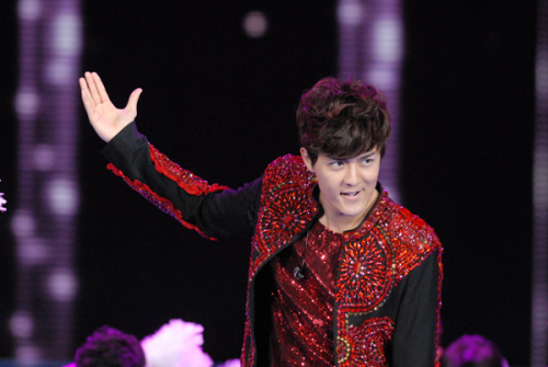 Taiwan singer Kenji Wu performs Fire in the Winter at a rehearsal for 2013 CCTV Spring Festival Gala in Beijing. [Photo/Asianewsphoto]