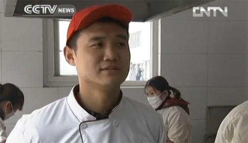 Liu Hong-an, a snack shop owner in north China's Hebei province has become famous in the country.