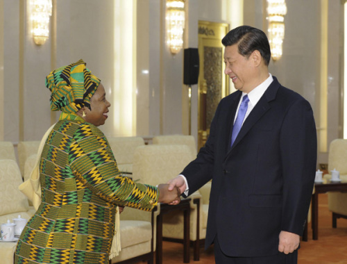 Chinese leader Xi Jinping met with Nkosazana Dlamini-Zuma, chairperson of the African Union (AU) Commission, in Beijing, Feb 17, 2013. [Photo/Xinhua]