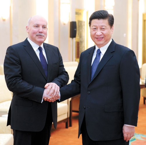 Top leader Xi Jinping calls for the Shanghai Cooperation Organization to play a larger role in regional and international affairs during his meeting with Dmitry Mezentsev, the group's new secretary-general, in Beijing on Friday. [Photo/Xinhua]