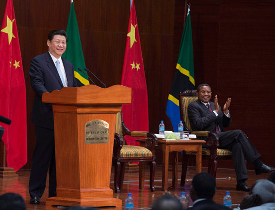 Chinese President Xi Jinping (L) delivers a speech at the Julius Nyerere International Convention Center in Dar es Salaam, Tanzania, on March 25, 2013. Photo: Xinhua