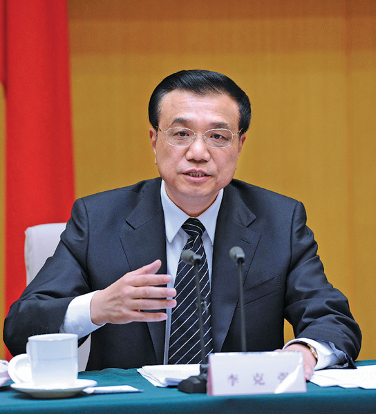 Premier Li Keqiang set out six guidelines to lead the anti-corruption fight during the State Council's first meeting on clean governance on Tuesday. [Photo/Xinhua]