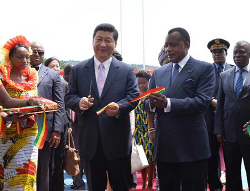 Chinese President Xi Jinping (L front) and Denis Sassou Nguesso (R, front), the president of the Republic of Congo, attend the completion ceremony of the China-Republic of Congo Friendship Hospital project in Brazzaville on March 30. (Xinhua)