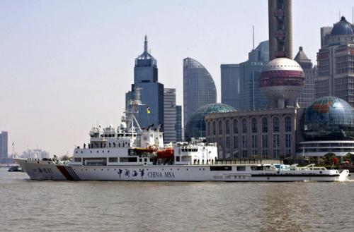 Haixun01, a 5,000-ton marine patrol and salvage ship, the largest one of its kind in China, begins a trial voyage on Sunday, in Shanghai. [Photo/Xinhua]
