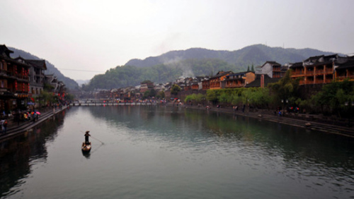 Fenghuang county, Hunan provincem. Photo takin on April 13, 2013. [Photo/Xinhua]