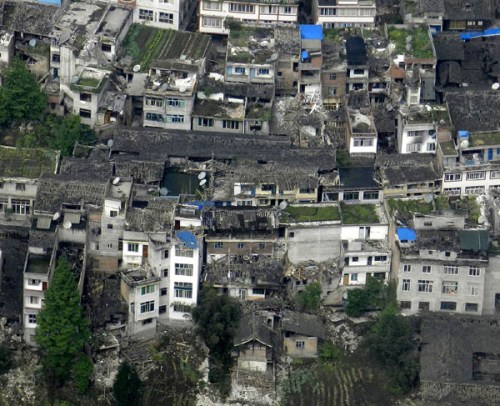 An aerial view of a quake-stricken township in Lushan county, Sichuan province, after the quake, April 20, 2013. [Photo/Xinhua]