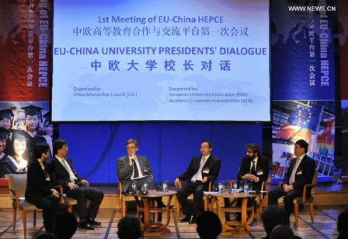  Presidents from both Chinese and European universities exchanges views with each other at the EU-CHINA University Presidents' Dialogue during the 1st Meeting of EU-China Higher Education Platform for Cooperation and Exchange (HEPCE) in Brussels, Belgium, April 25, 2013. (Xinhua/Ye Pingfan)