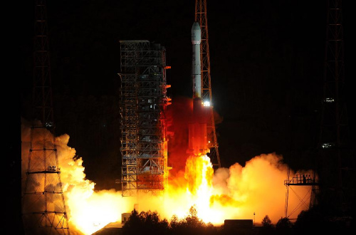 A Long March-3B carrier rocket is launched in Xichang, southwest China's Sichuan Province, May 2, 2013. China successfully sent a communications satellite, Zhongxing-11, into orbit with a Long March-3B carrier rocket launched from the Xichang Satellite Launch Center on Thursday. (Xinhua/Han Yuqing) 