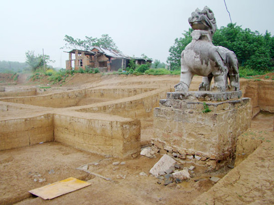 A stone Tianlu is seen outside what is thought to be the tomb of Chen Qian, the second emperor of the Chen Dynasty (AD 557-589). Tianlu is a mythical Chinese hybrid creature considered to be able to bring good luck and fortune. Provided to China Daily