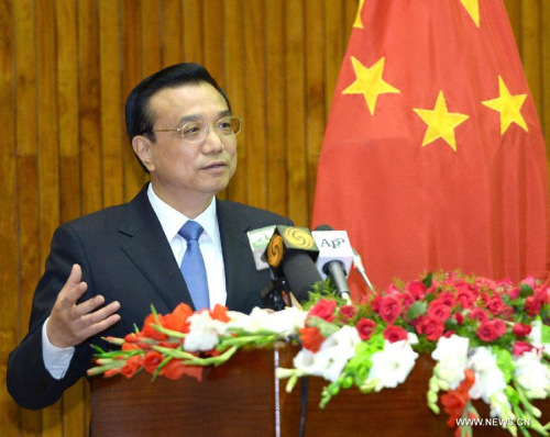 Chinese Premier Li Keqiang delivers a speech at the hall of Pakistan's Senate in Islamabad, Pakistan, May 23, 2013. (Xinhua/Ma Zhancheng)