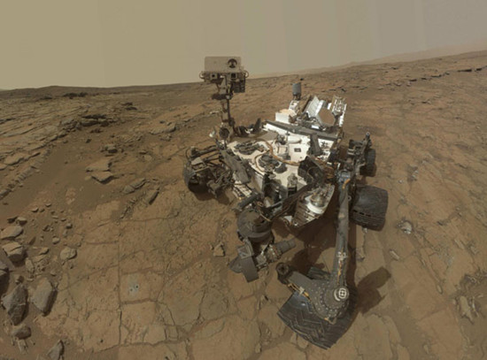 This self-portrait of NASA's Mars Curiosity rover is shown in this NASA handout composite image released May 30, 2013. Curiosity is on the road toward Mount Sharp, the primary target of a planned two-year mission to search for habitats that could have supported life, NASA officials said June 5, 2013.[Photo/Agencies]