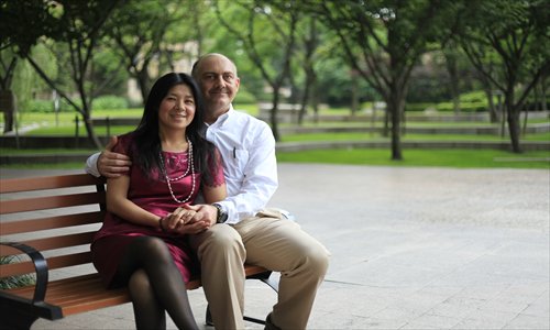 Liang Yali, founder of a controversial marriage consulting service, with her husband Ken Davis Photo: Cai Xianmin/GT