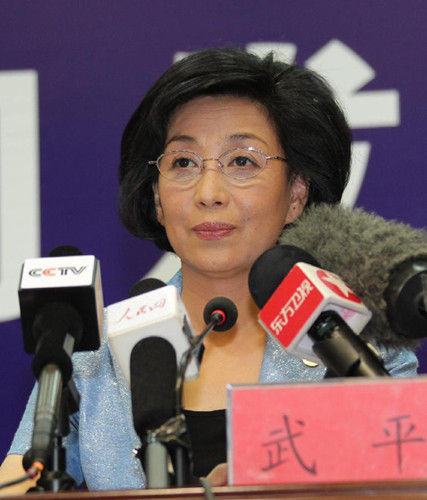 China's manned space program spokeswoman Wu Ping introduces the launch of the Shenzhou-10 manned spacecraft at a press conference at the Jiuquan Satellite Launch Center in Jiuquan, northwest China's Gansu Province, June 10, 2013. The Shenzhou-10 manned spacecraft will be launched at the Jiuquan Satellite Launch Center at 5:38 p.m. Beijing Time (0938 GMT) June 11. (Xinhua/Li Gang)