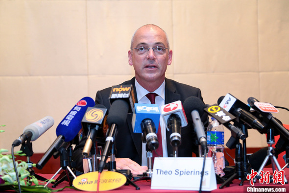 Theo Spierings, the CEO of New Zealand dairy giant Fonterra, attends a press conference in Beijing on Monday. [Photo:CNS/Zhong Xin]