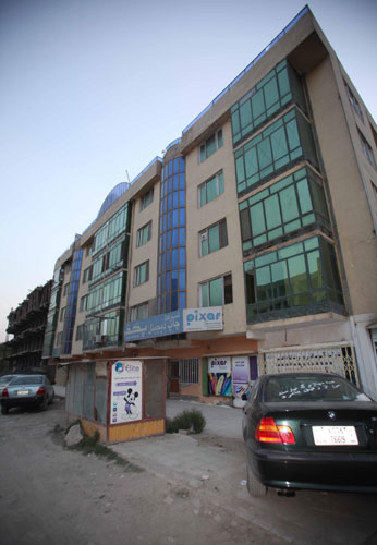 A view of the building is seen where three Chinese and an Afghan were killed Thursday by unknown armed people in Kabul, Afghanistan, on Aug 9, 2013. [Photo/Xinhua]