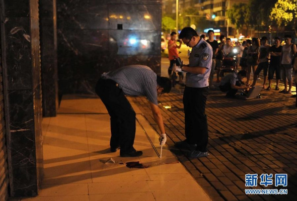A knife-wielding man hacked more than 10 people on Sunday evening in downtown Chengdu, capital city of southwest China's Sichuan Province. [Photo: Xinhua]